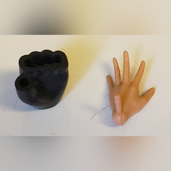 Replacement Hand Glove for Ever After High Dolls Monster - Picture 2 of 3